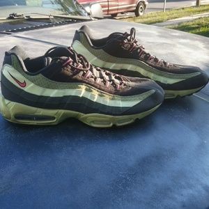 nike 95 glow in the dark